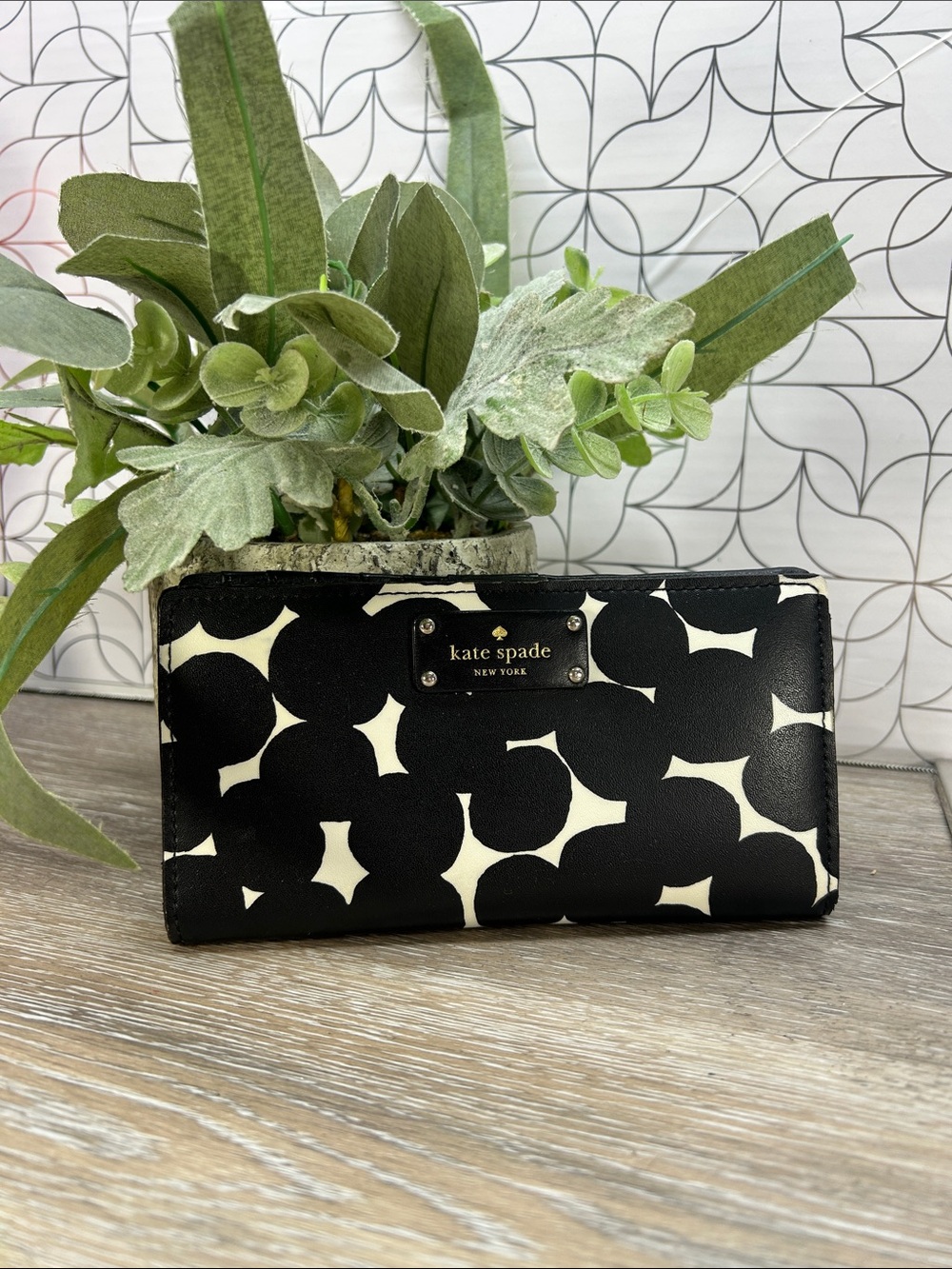 kate spade Black & Cream Graphic Dot Zip Wallet